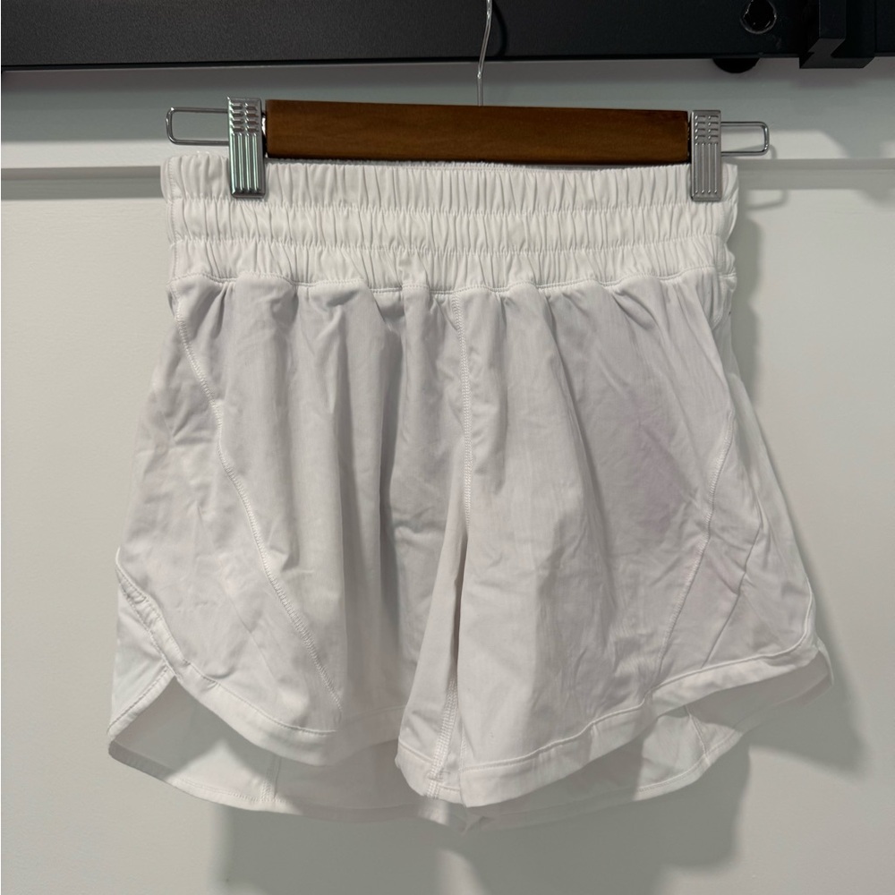 Lululemon Mid-Rise Shorts 5”